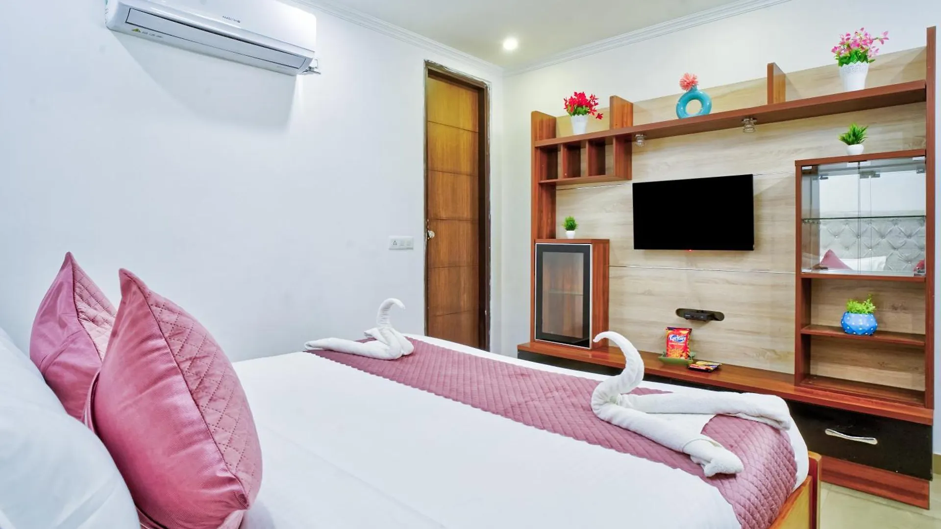 Hotel Nexhub Stay - Golf Course Road Gurgaon Indie
