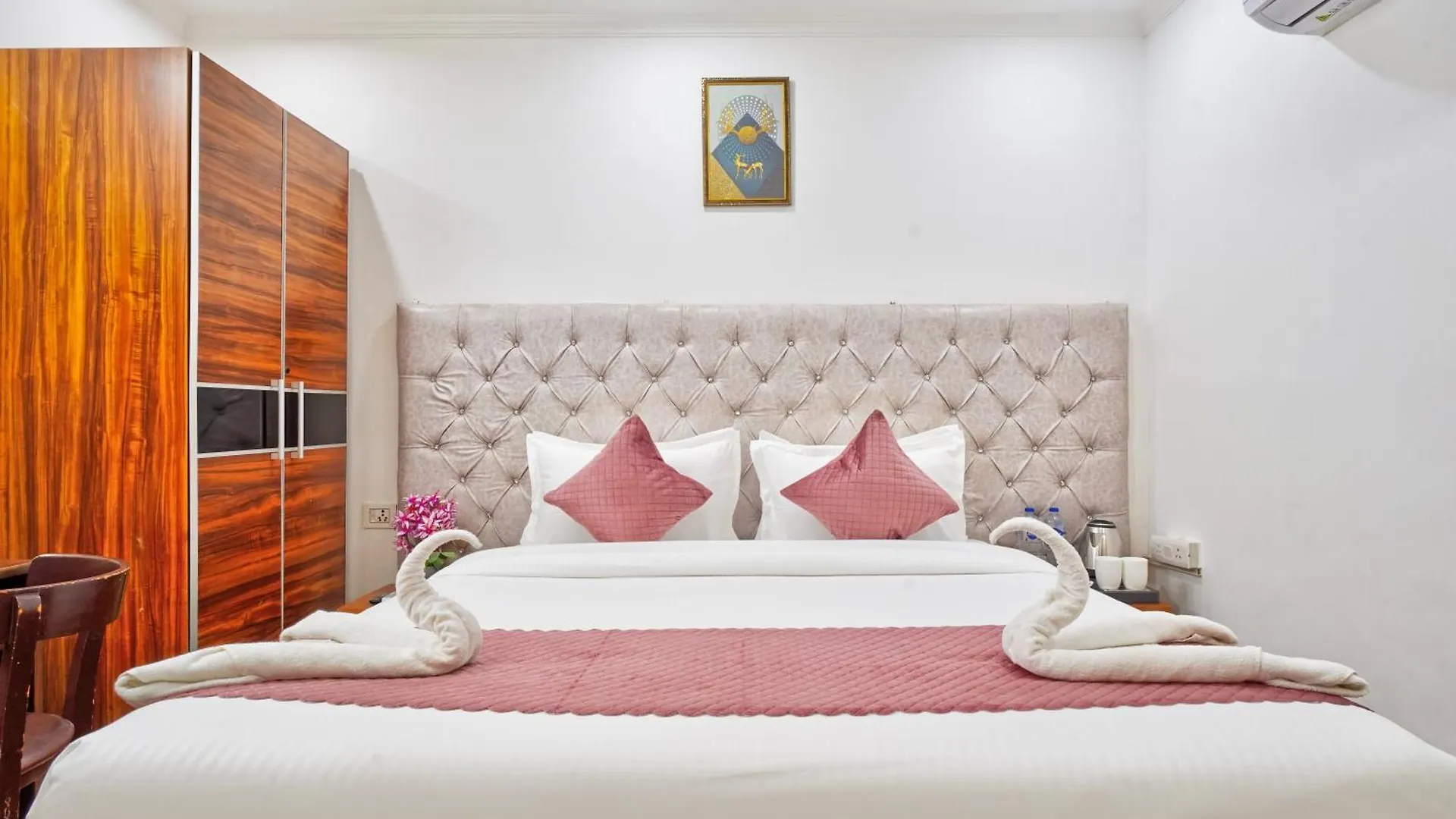Nexhub Stay - Golf Course Road Gurgaon Hotel