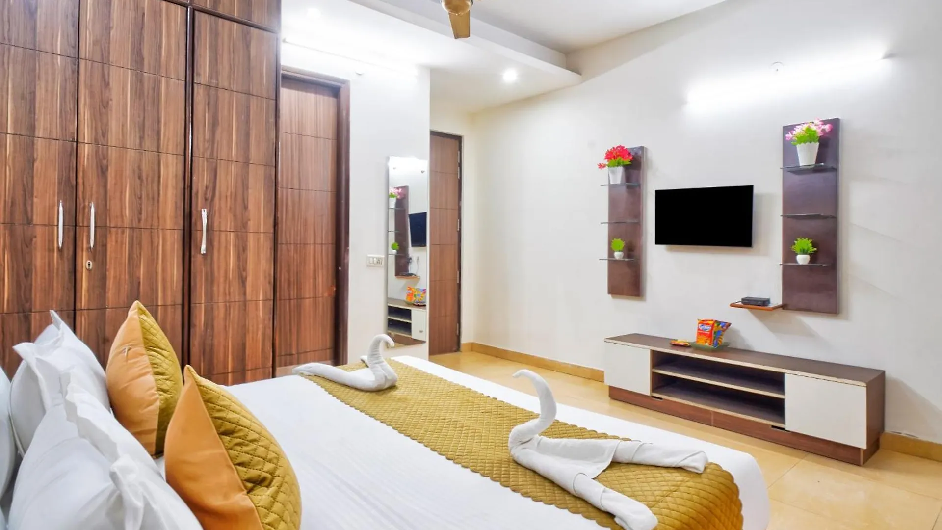 Hotel Nexhub Stay - Golf Course Road Gurgaon